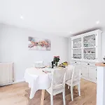 Port Et A Pied- Linge Inclus By Interhome
