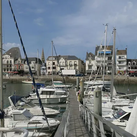 Port Et A Pied- Linge Inclus By Interhome *