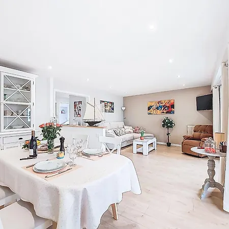 شقة Port Et A Pied- Linge Inclus By Interhome