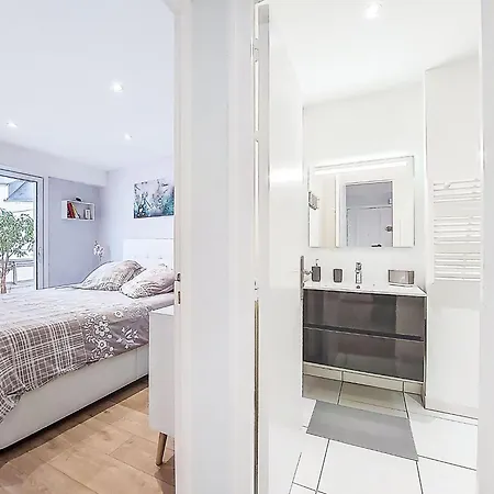 Apartment Port Et A Pied- Linge Inclus By Interhome Le Pouliguen