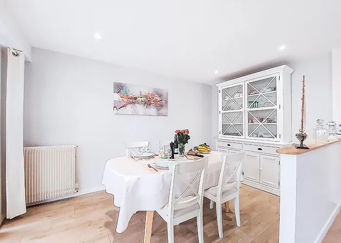 Port Et A Pied- Linge Inclus By Interhome