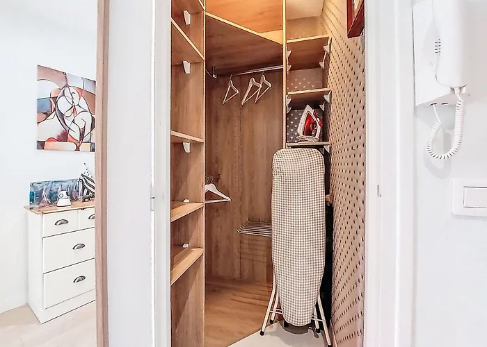 Port Et A Pied- Linge Inclus By Interhome